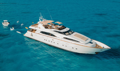 100 ft Azimut yacht offering luxury and modern amenities for unforgettable getaways in St. Barts, St. Martin, and Sint Maarten. Perfect for exploring tropical waters in style and comfort.